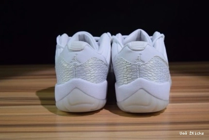 Heiress 6257 Jordan 715 White 897331- Bold Frost Low Air 11 0720